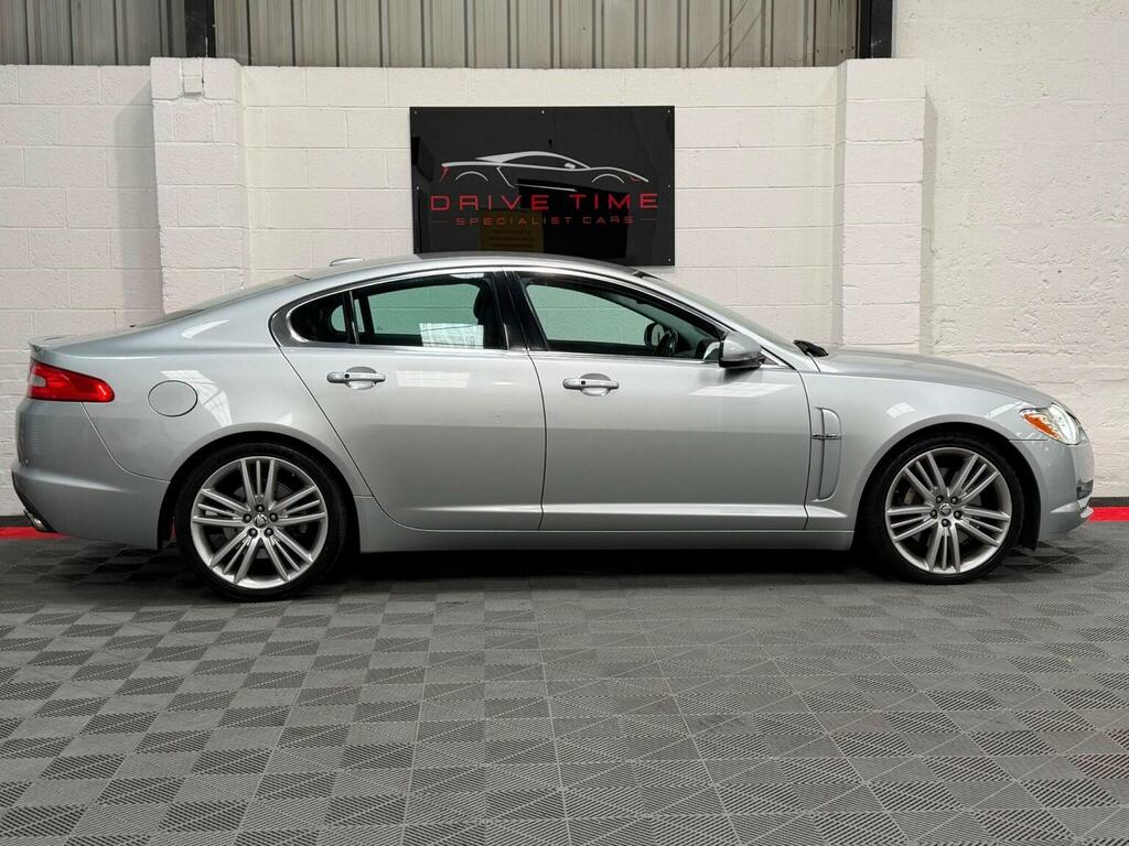 Jaguar XF Saloon Grey #9