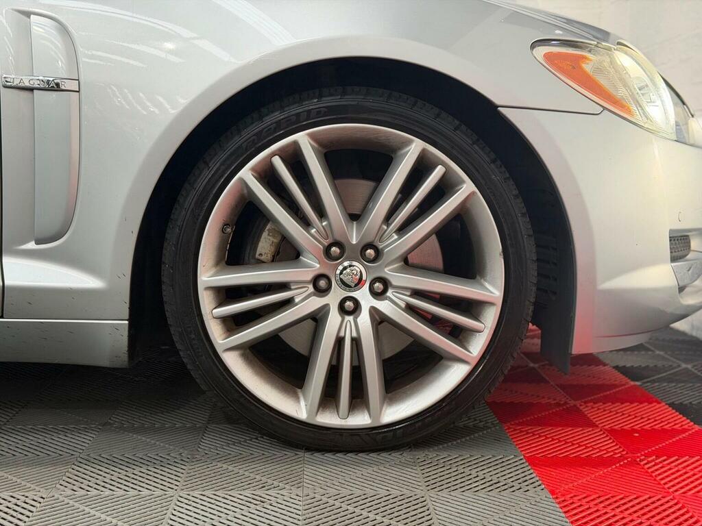 Jaguar XF Saloon Grey #28