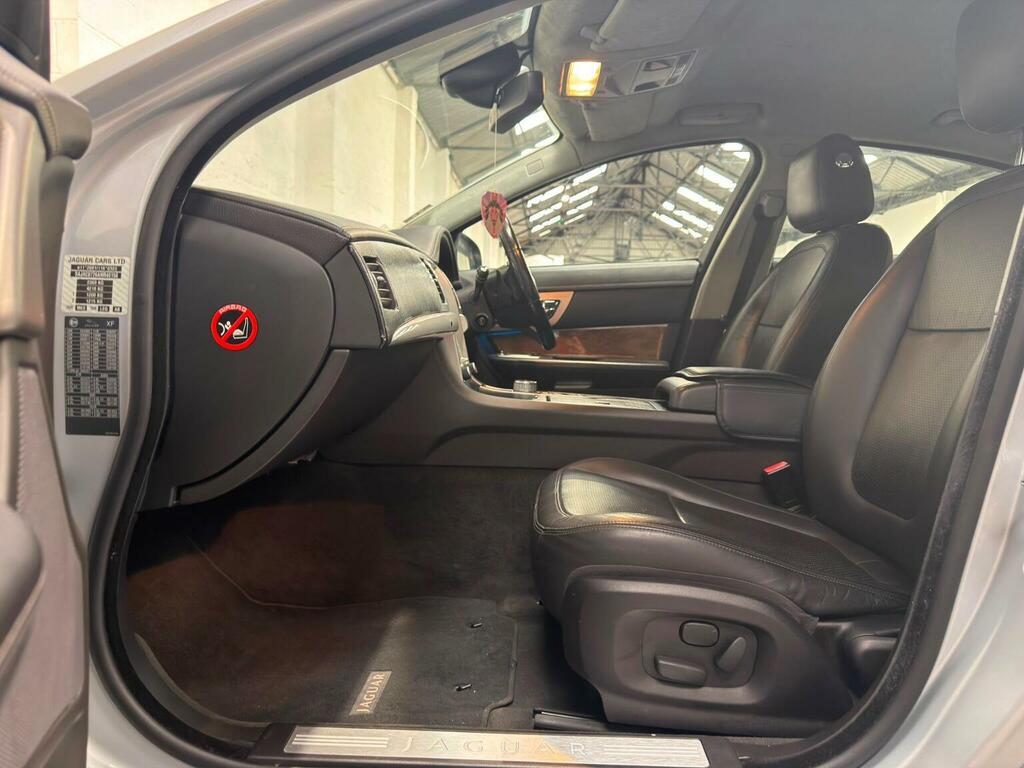 Jaguar XF Saloon Grey #41