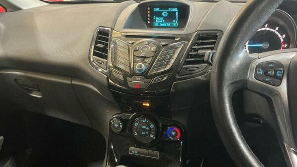 Ford Fiesta 1.0 Ecoboost Zetec Powershift Red #9