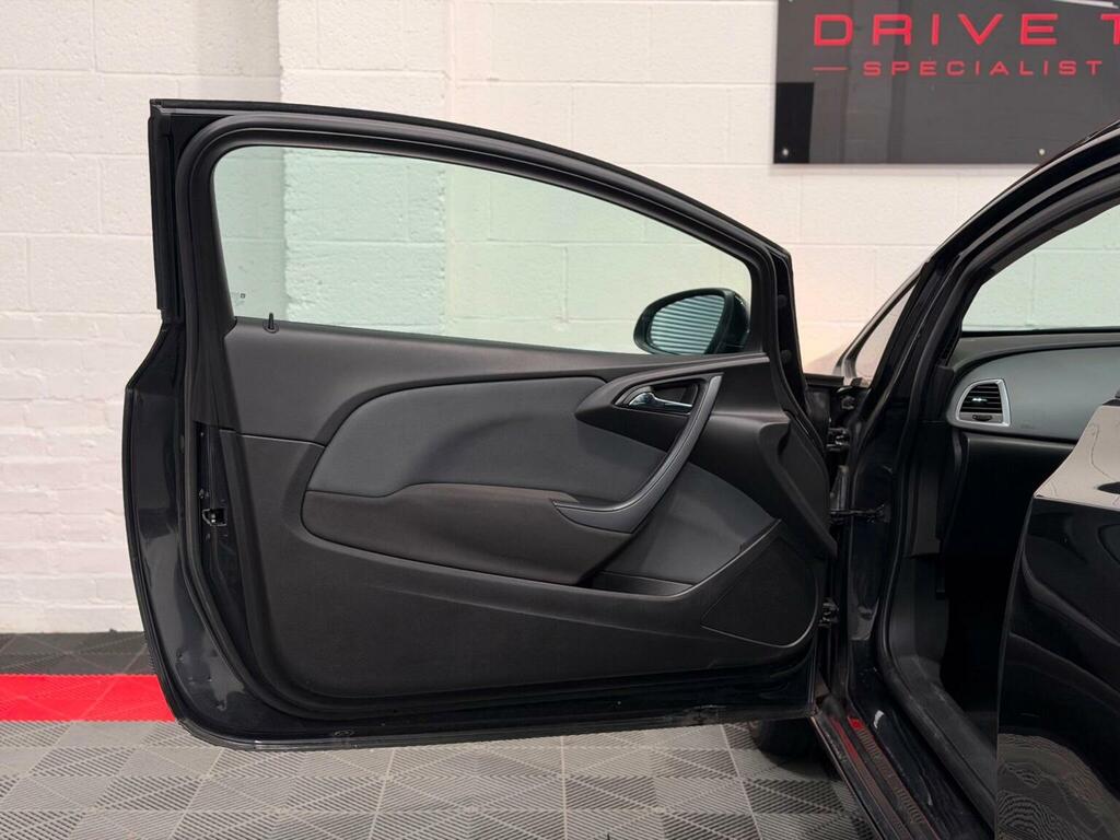 Vauxhall Astra GTC Gtc 2.0 Cdti 16V White #22