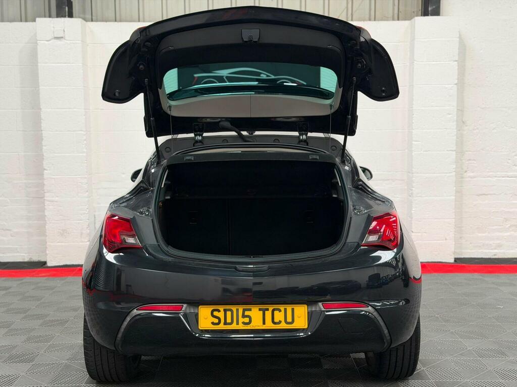 Vauxhall Astra GTC Gtc 2.0 Cdti 16V White #31