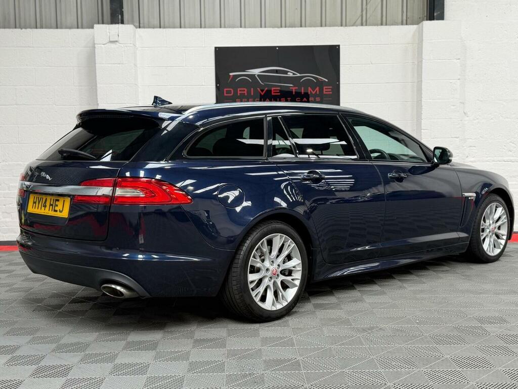 Jaguar XF Saloon Green #12