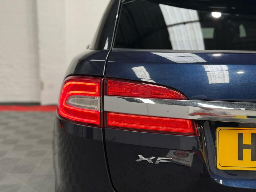 Jaguar XF Saloon Green #41