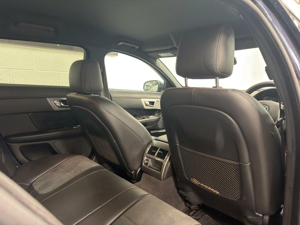 Jaguar XF Saloon Green #18