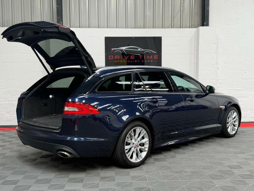Jaguar XF Saloon Green #13