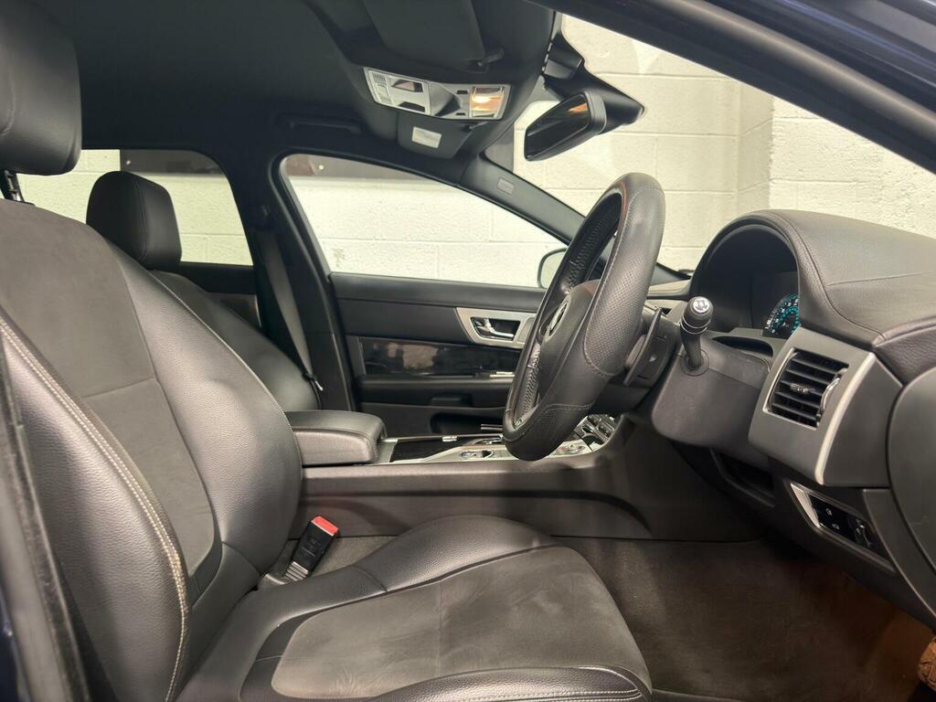 Jaguar XF Saloon Green #16