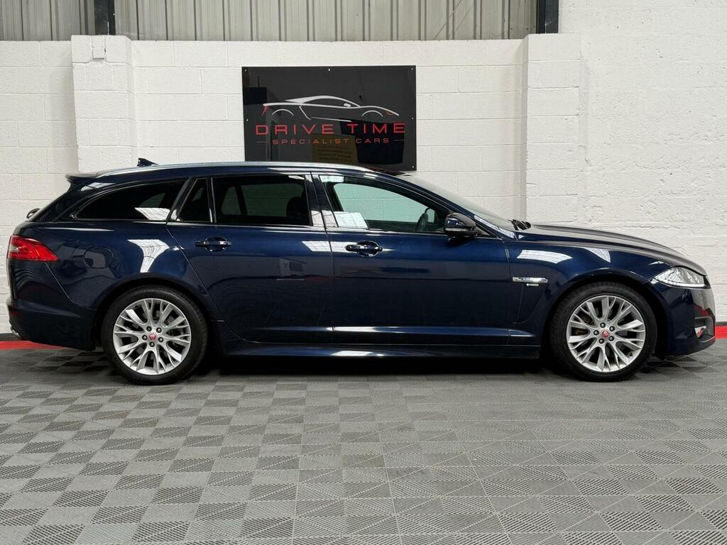 Jaguar XF Saloon Green #11