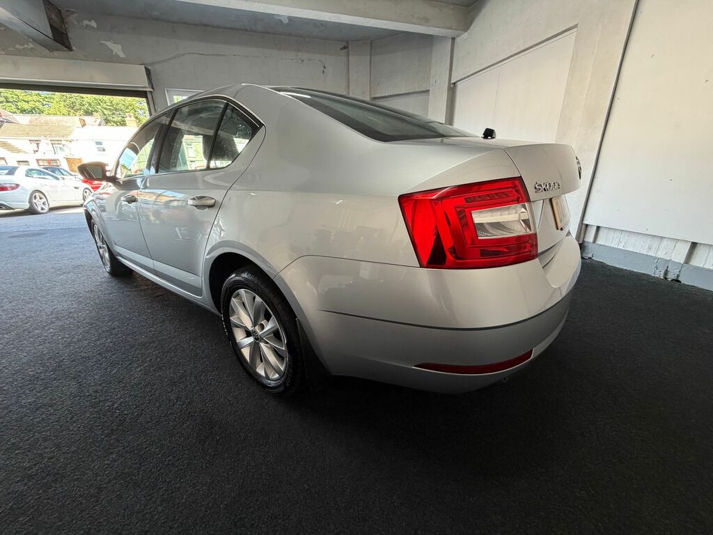 Skoda Octavia 1.6 Tdi S Hatchback Euro 6 Ss Silver #5