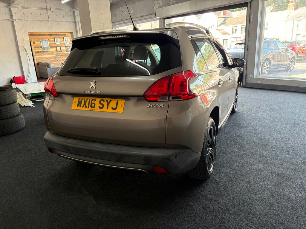 Peugeot 2008 1.6 Blue Hdi Ss Allure 100 Bhp Blue #4
