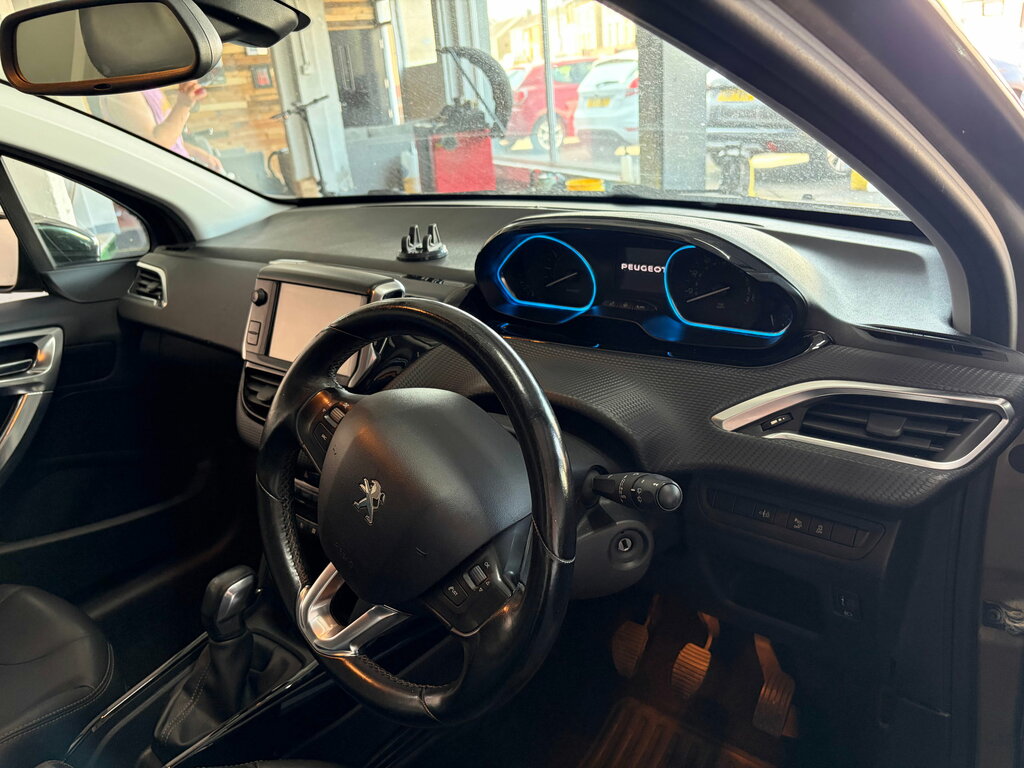 Peugeot 2008 1.6 Blue Hdi Ss Allure 100 Bhp Blue #7
