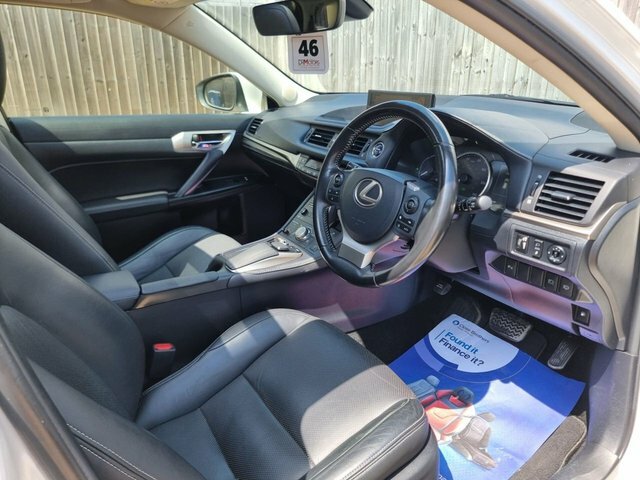 Lexus CT 1.8 200H Premier Hatchback Hybrid Cvt E VK67LKA White #2