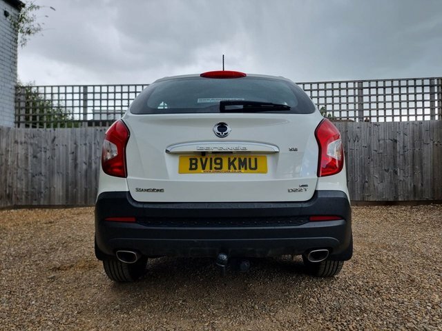 SsangYong Korando 2.2 Le White #17