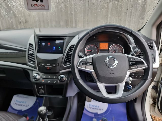 SsangYong Korando 2.2 Le White #8