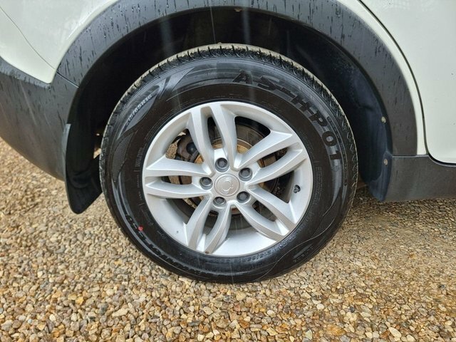 SsangYong Korando 2.2 Le White #33