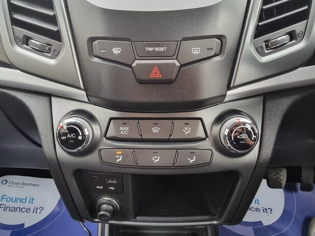 SsangYong Korando 2.2 Le White #24