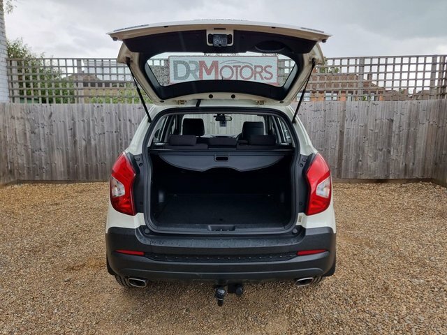 SsangYong Korando 2.2 Le White #28