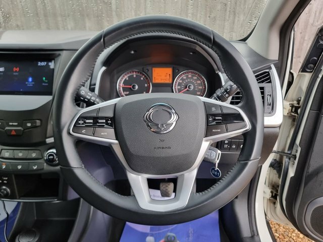 SsangYong Korando 2.2 Le White #22