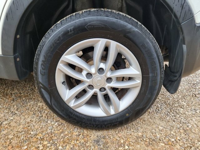 SsangYong Korando 2.2 Le White #32