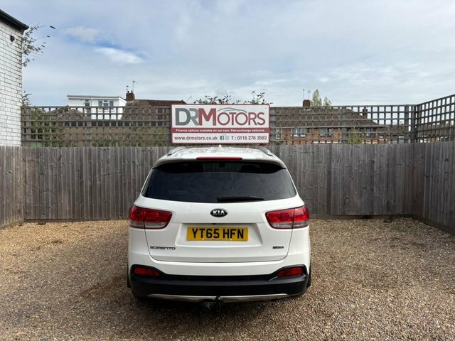 Kia Sorento  White #17