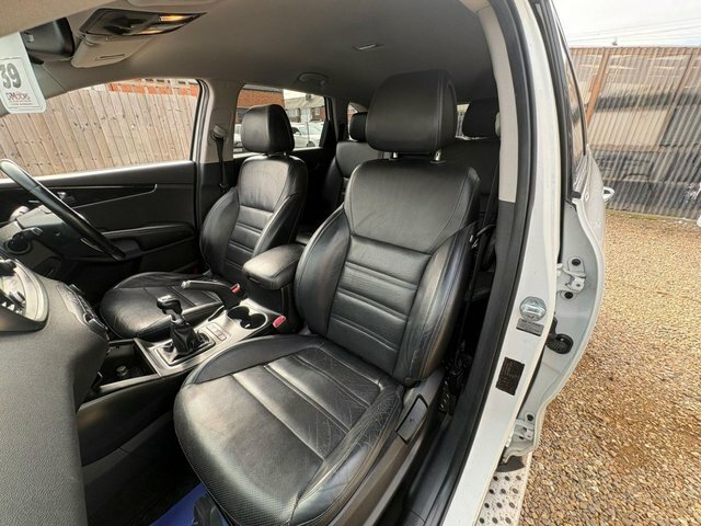 Kia Sorento  White #45
