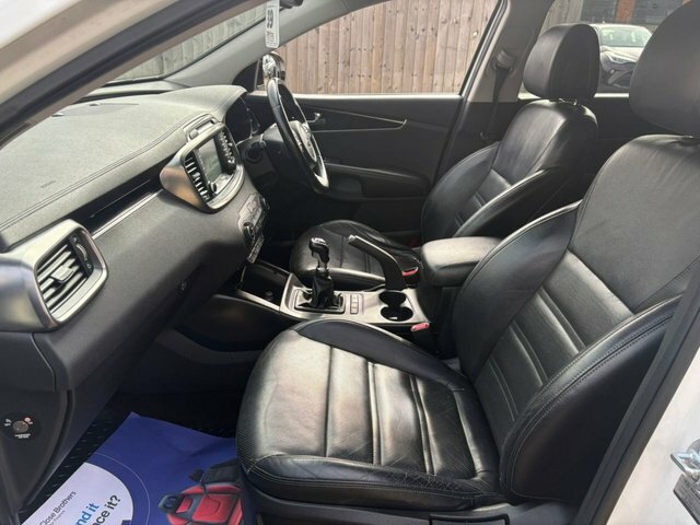 Kia Sorento  White #21