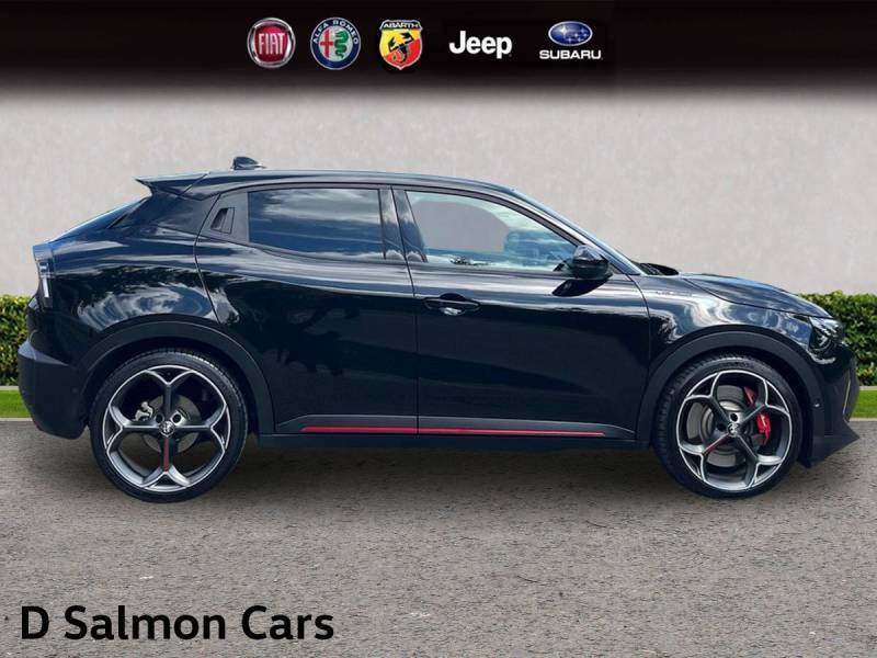 Alfa Romeo Junior 54Kwh Elettrica Veloce Black #6