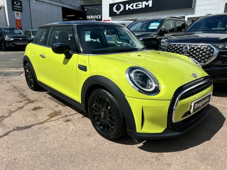 Mini Hatch Classic Yellow