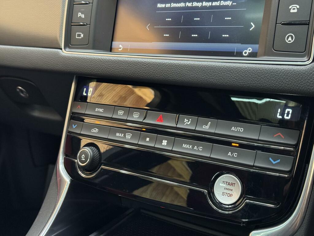 Jaguar XF Prestige D Grey #48