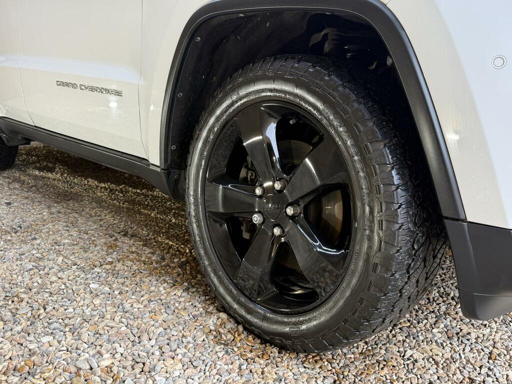 Jeep Grand Cherokee Limited Plus White #4