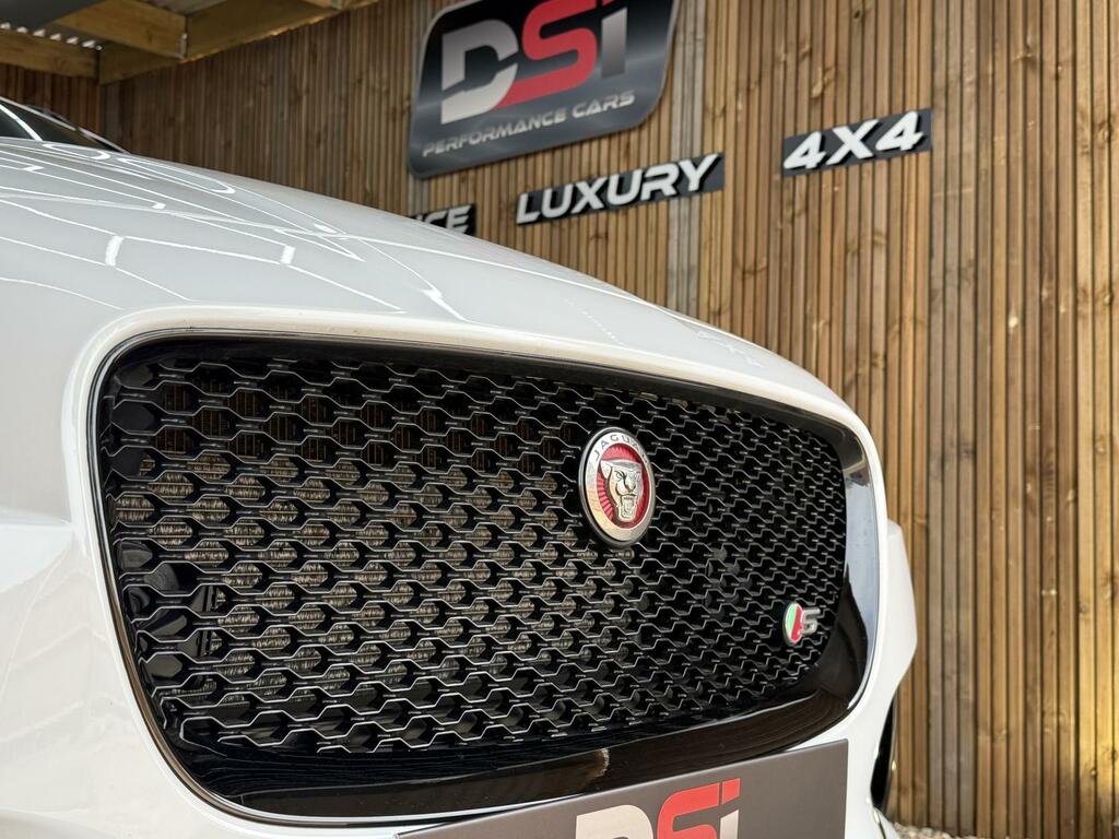 Jaguar F-Pace S White #4