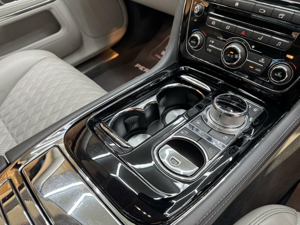 Jaguar XJ 3.0D V6 Portfolio  #47