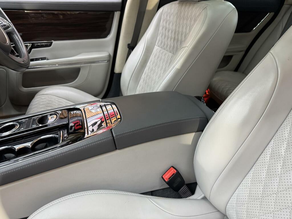 Jaguar XJ 3.0D V6 Portfolio  #34