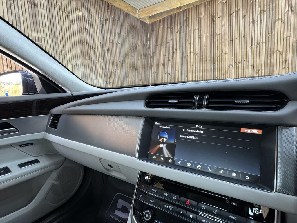 Jaguar XF 2020 2.0 D200 Mhev R-dynamic Se Saloon Silver #52