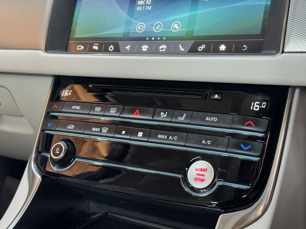 Jaguar XF 2020 2.0 D200 Mhev R-dynamic Se Saloon Silver #41