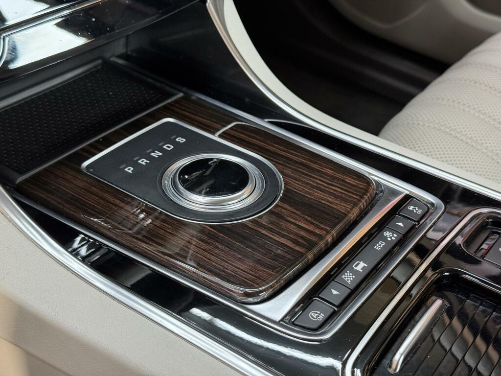 Jaguar XF 2020 2.0 D200 Mhev R-dynamic Se Saloon Silver #34