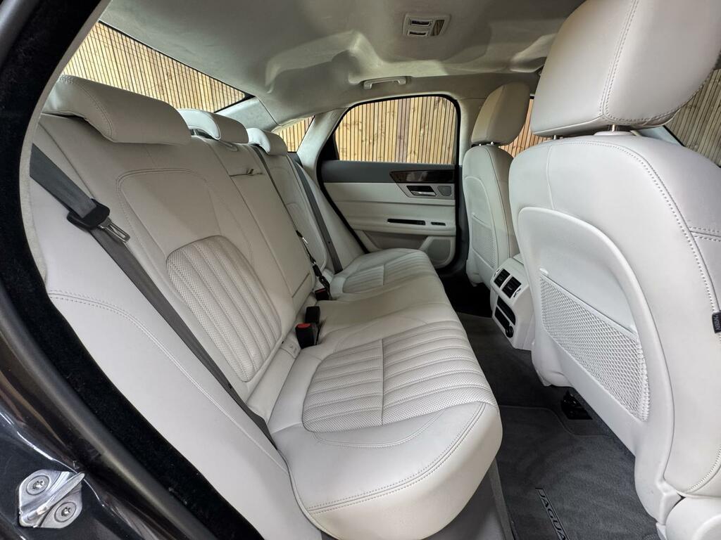 Jaguar XF 2020 2.0 D200 Mhev R-dynamic Se Saloon Silver #24