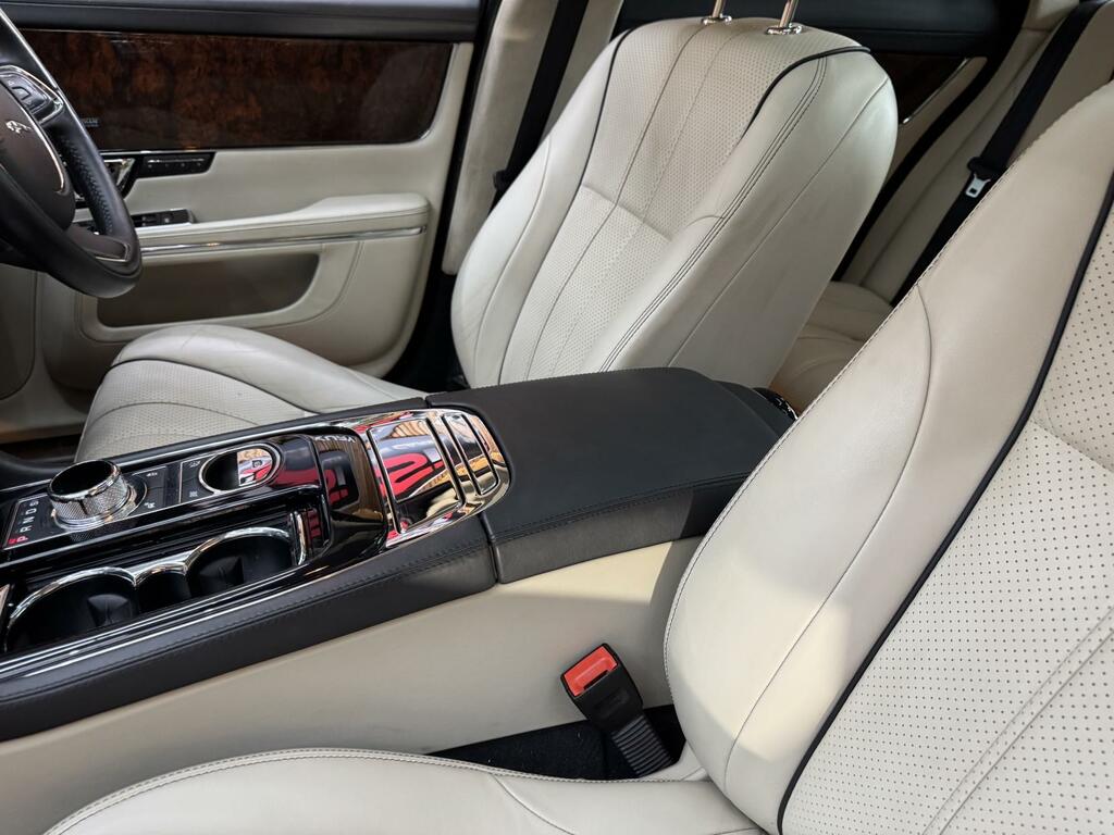 Jaguar XJ 3.0D V6 Portfolio Euro 5 Ss  #32
