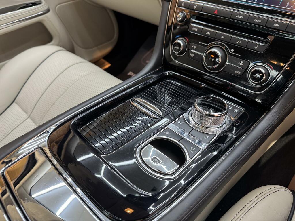 Jaguar XJ 3.0D V6 Portfolio Euro 5 Ss  #39