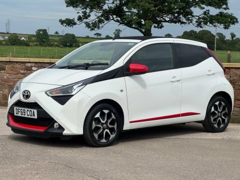 Toyota Aygo 1.0 Vvt-i X-trend White #2