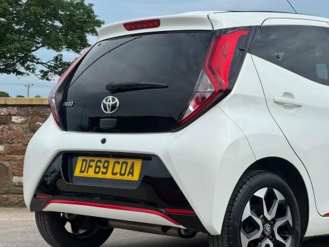 Toyota Aygo 1.0 Vvt-i X-trend White #5
