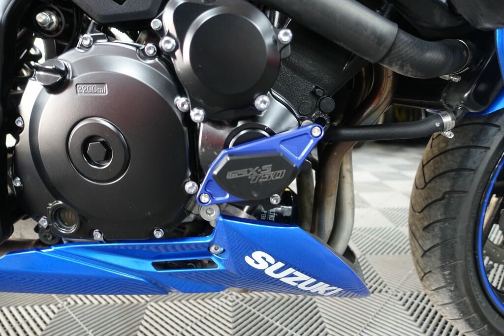 Suzuki  Katana Gsx-s1000srqm0 Silver #5