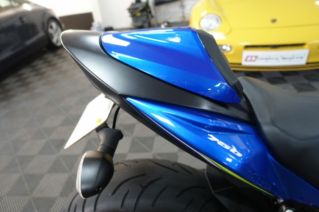 Suzuki  Katana Gsx-s1000srqm0 Silver #10