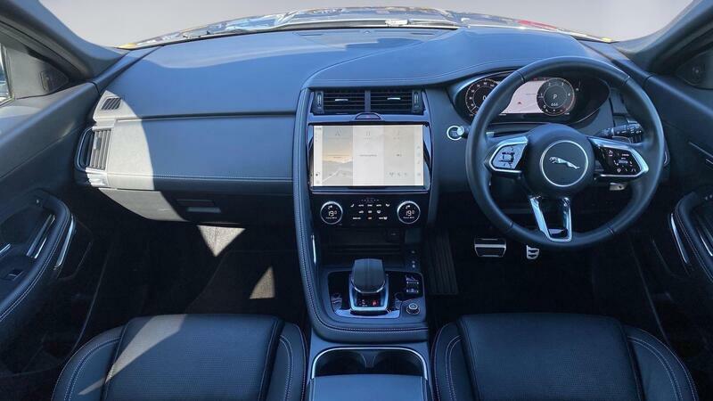 Jaguar E-Pace 1.5 P300e R-dynamic Hse Black Red #9