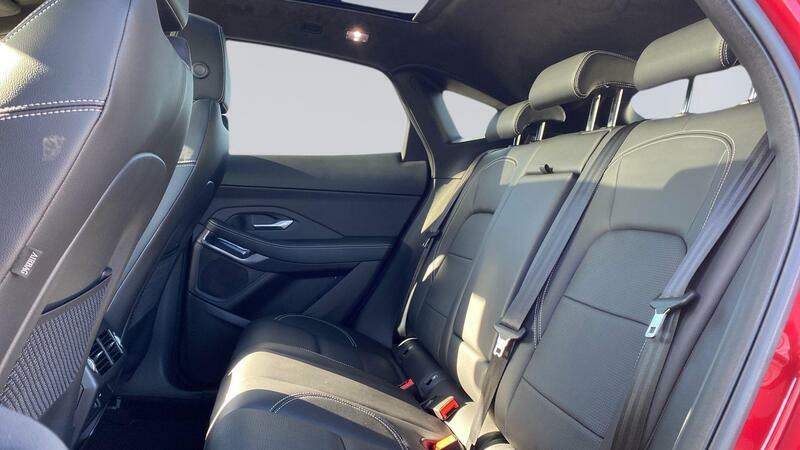 Jaguar E-Pace 2.0 D200 R-dynamic Black Red #4
