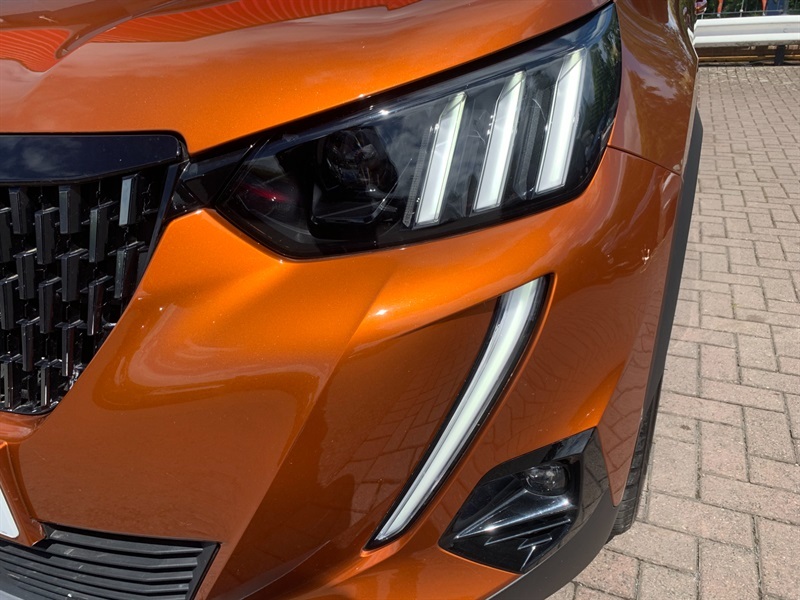 Peugeot 2008 1.2 Puretech Gt Premium Suv Eat Euro 6 VU22YHX Orange #4