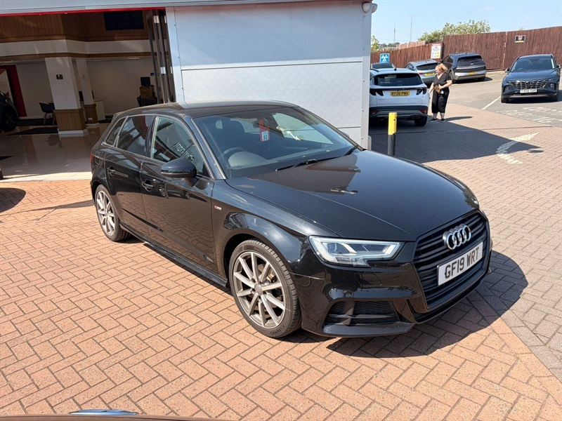 Audi A3 1.5 Tfsi Cod 35 Black Edition Sportback Black