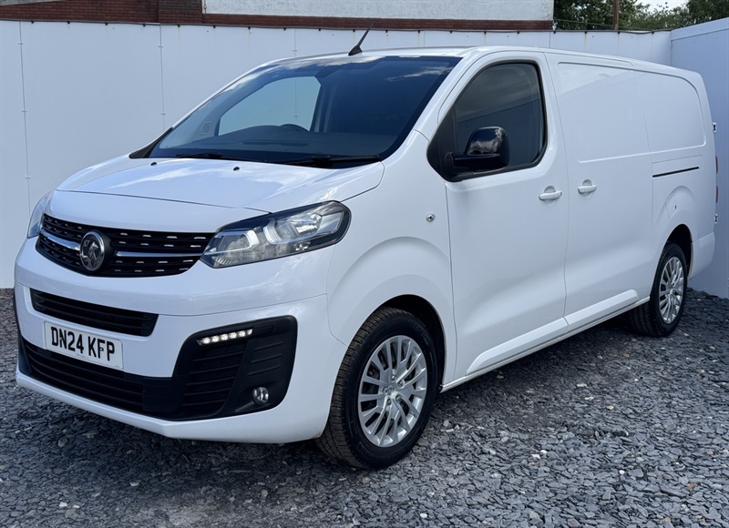 Vauxhall Vivaro 1.5 Turbo D 2900 Pro Panel Van 6Dr L DN24KFP White #3