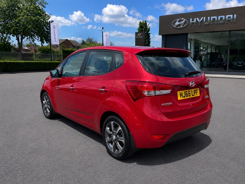 Hyundai Ix20 1.4 Blue Drive Premium Hatchback Red #5