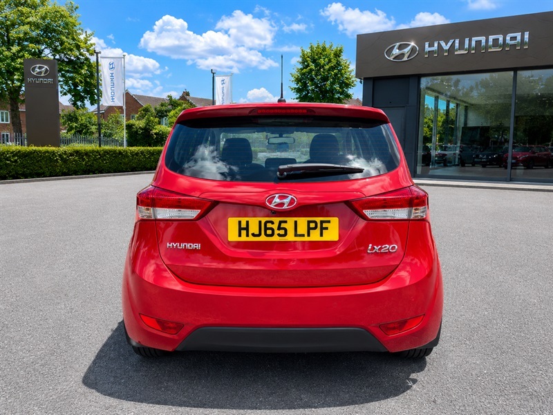 Hyundai Ix20 1.4 Blue Drive Premium Hatchback Red #6
